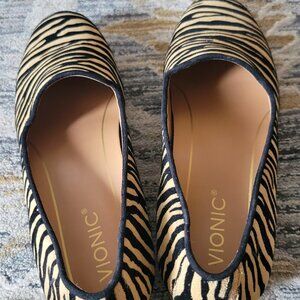 Vionic Willa Slip On Flats 8.5 M